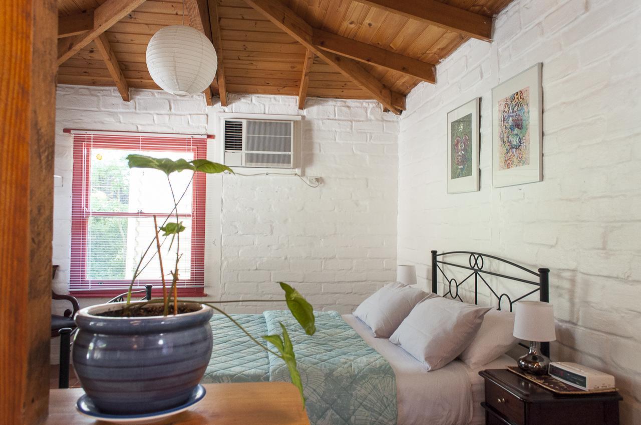 Trevalia Accommodation Penwortham Екстериор снимка