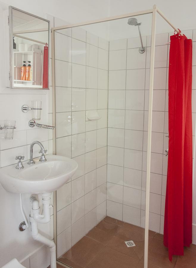Trevalia Accommodation Penwortham Екстериор снимка