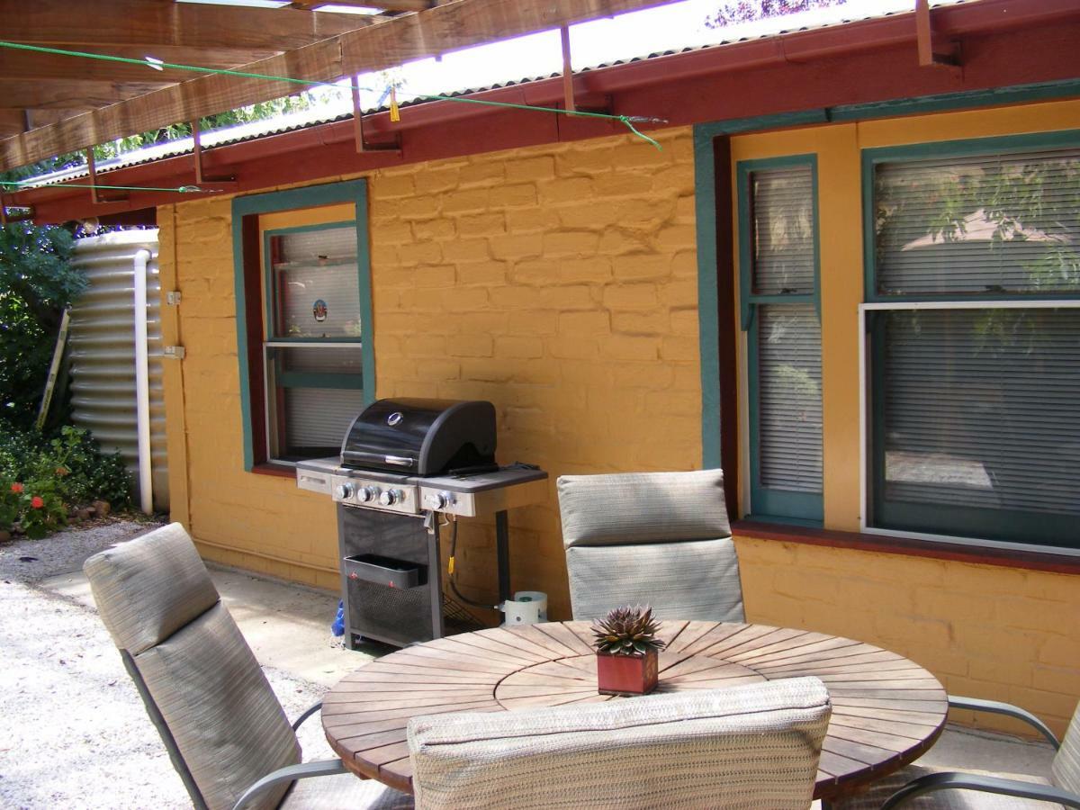 Trevalia Accommodation Penwortham Екстериор снимка