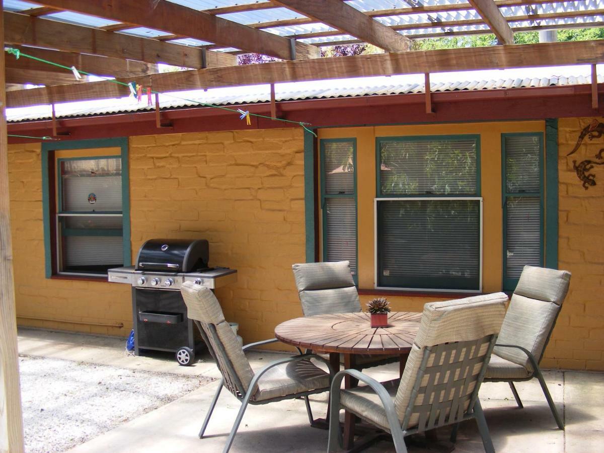 Trevalia Accommodation Penwortham Екстериор снимка