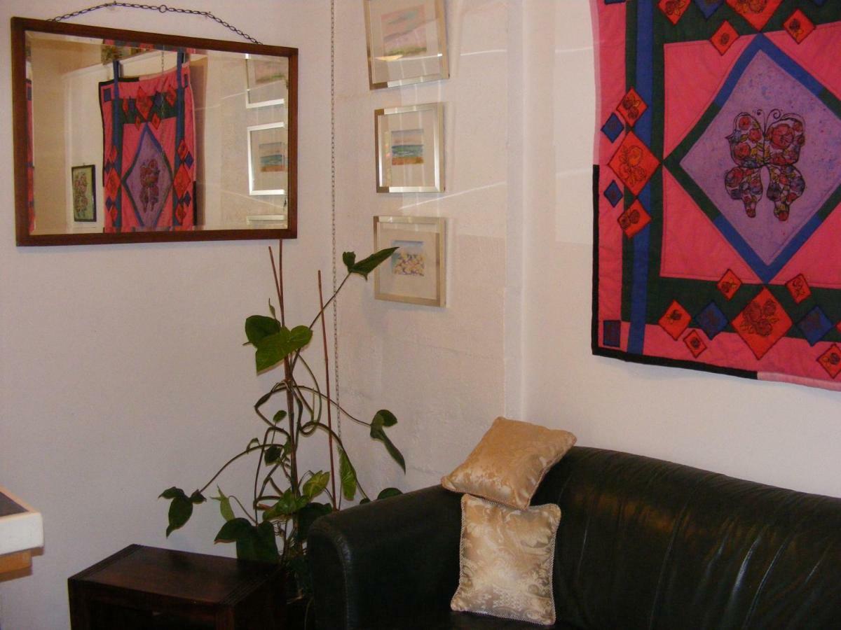 Trevalia Accommodation Penwortham Екстериор снимка