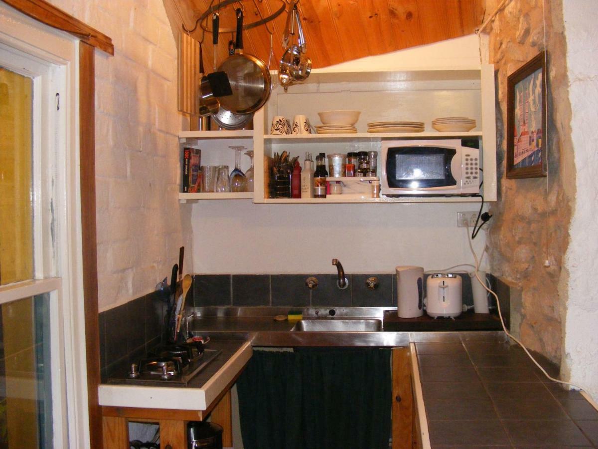 Trevalia Accommodation Penwortham Екстериор снимка